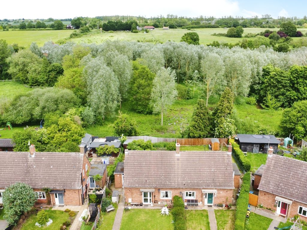 2 bed bungalow for sale in Vicarage Avenue, White Notley, Witham CM8, £