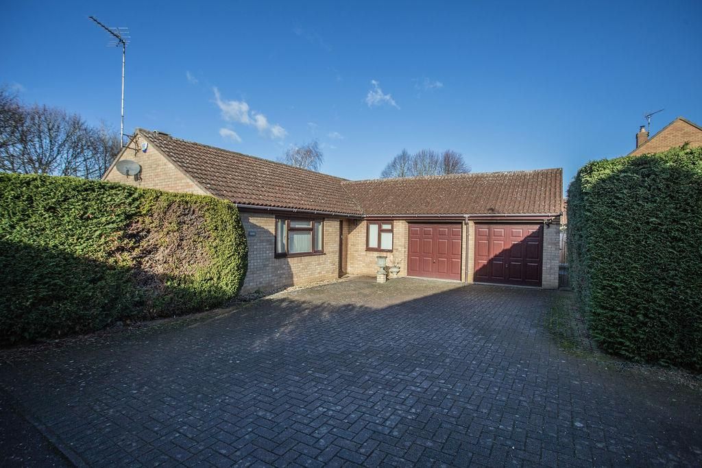 3 bed detached house for sale in Stonebridge, Peterborough PE2 Zoopla