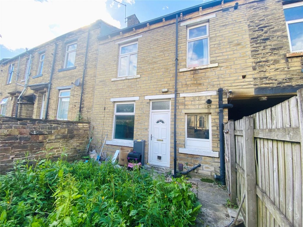 4 bed terraced house for sale in Kingswood Street, Bradford, West Yorkshire BD7, £100,000 Zoopla