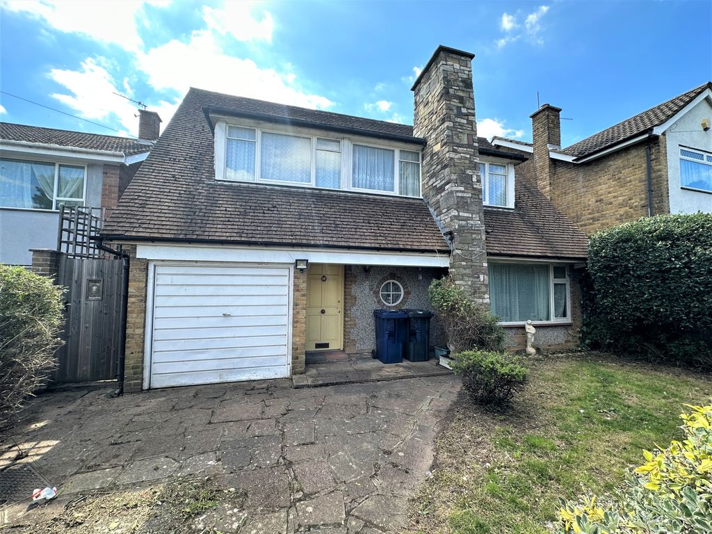 3 bed detached house for sale in Doncaster Drive, Northolt UB5, £