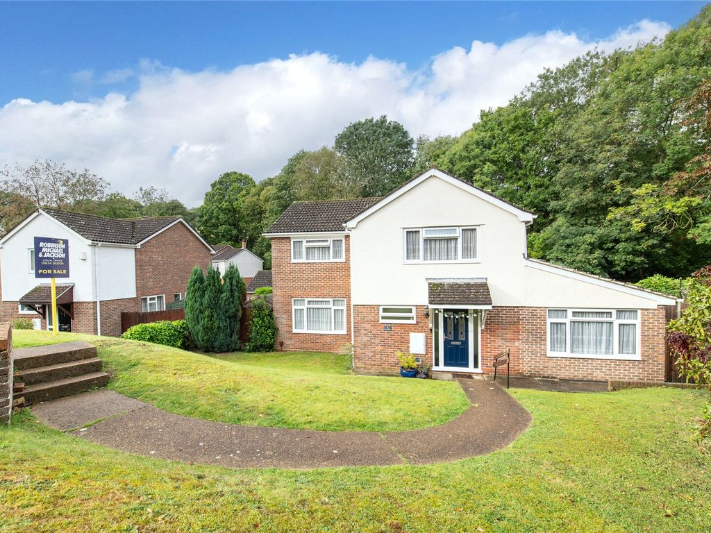 4 bed detached house for sale in Sandy Dell, Hempstead, Gillingham