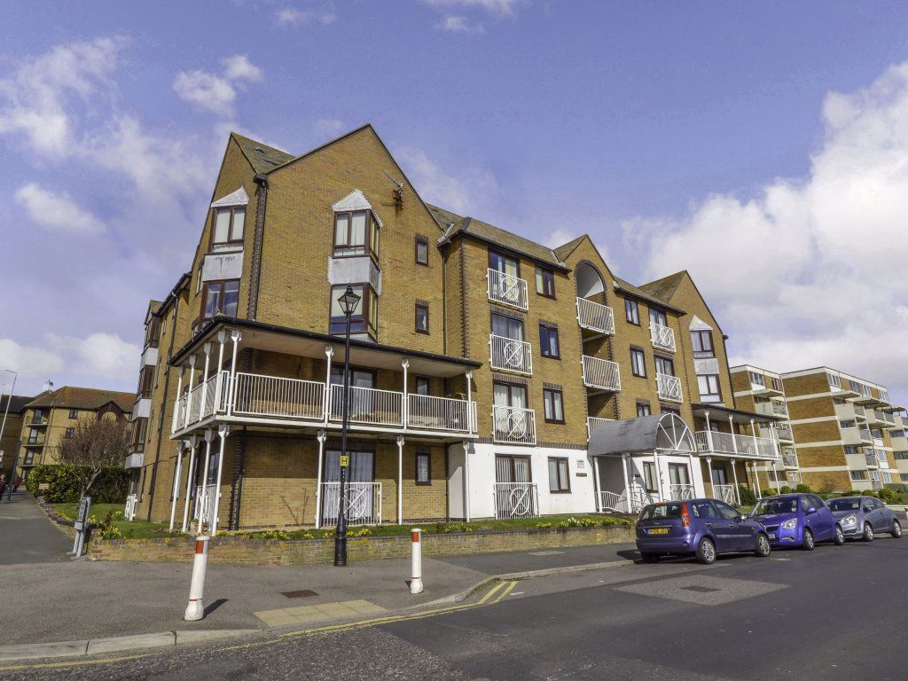 1 bed flat to rent in Poldark Court, Victoria Parade, Ramsgate CT11