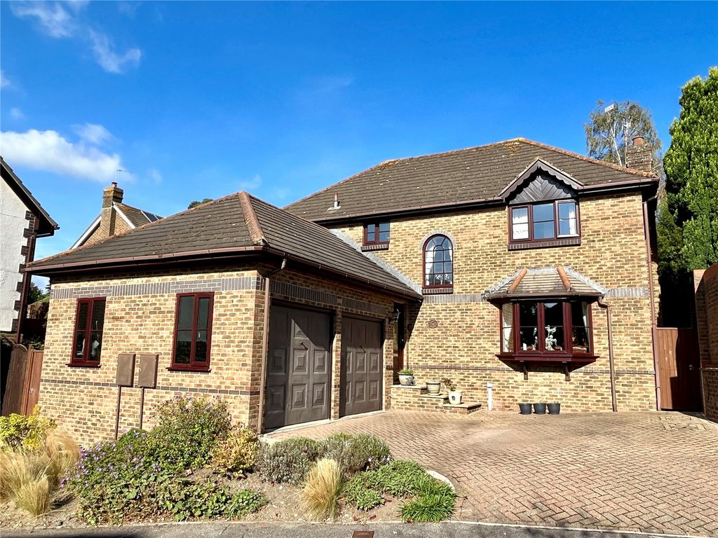4 bed detached house for sale in Kingcup Close, Broadstone, Dorset BH18