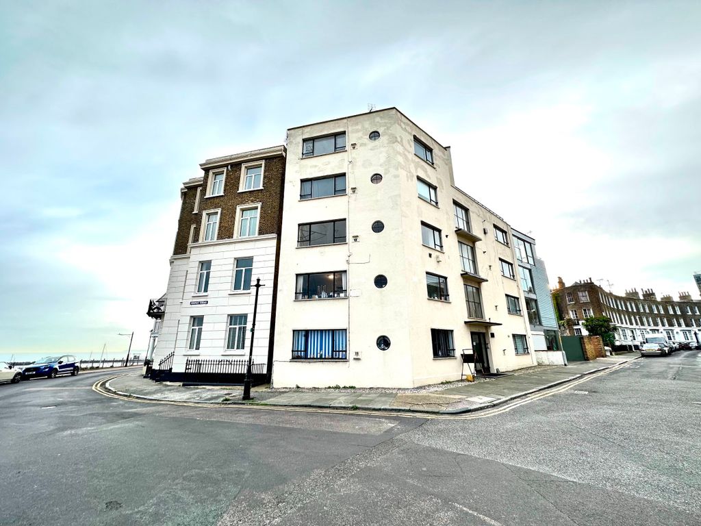 1 bed flat to rent in Prospect Terrace, Ramsgate CT11, £800 pcm Zoopla