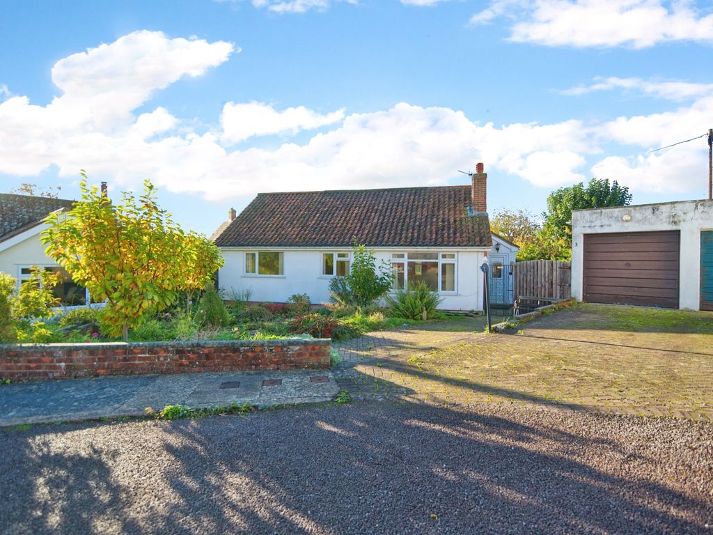 3 bed bungalow for sale in Martyn Close, Combwich, Bridgwater TA5, £