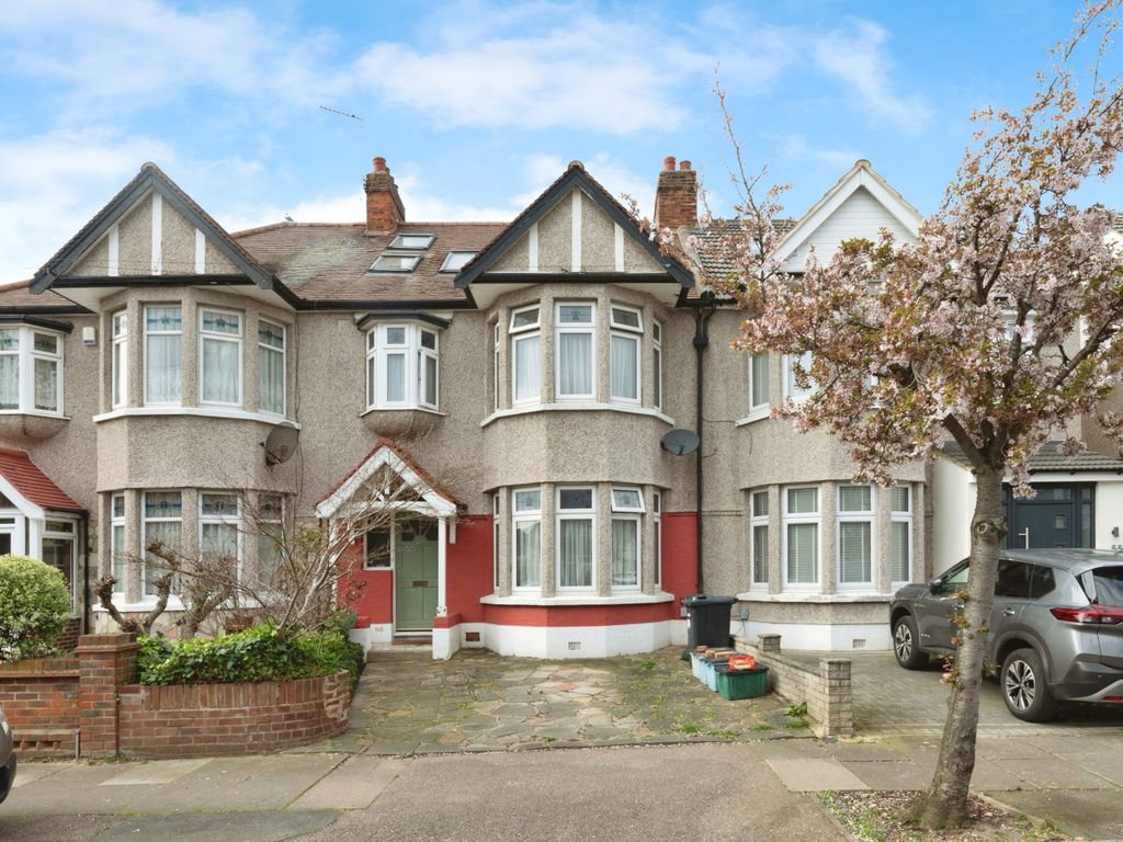 4 bed terraced house for sale in Glenwood Gardens, Ilford IG2, £675,000