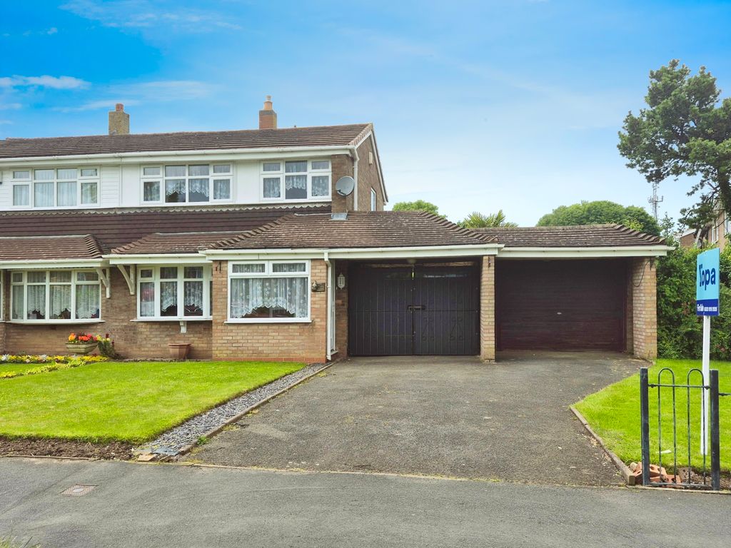 3 bed semidetached house for sale in City Road, Tividale, Oldbury B69
