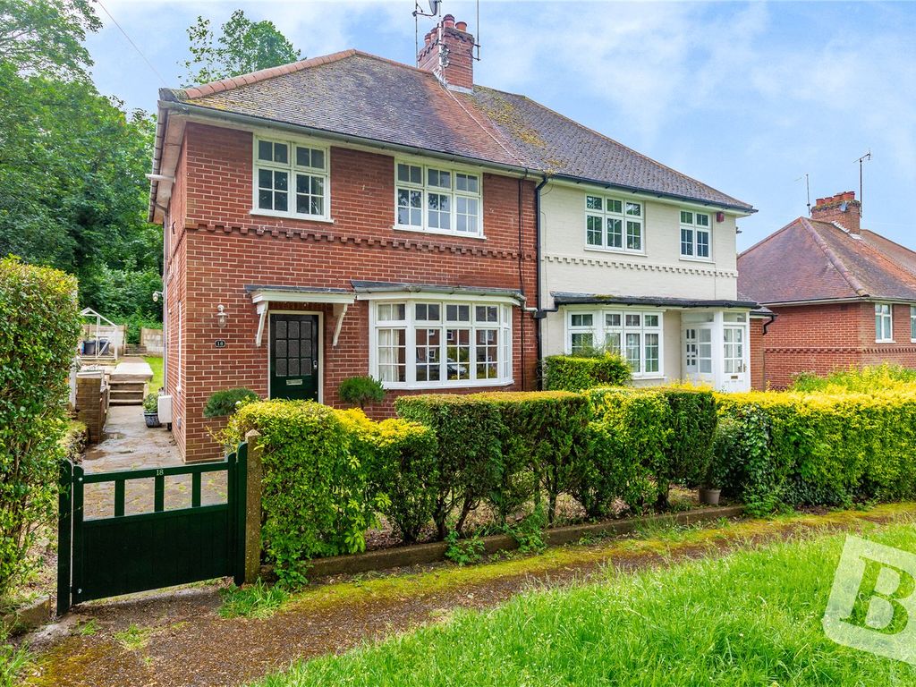 3 bed semidetached house for sale in Warleywoods Crescent, Brentwood