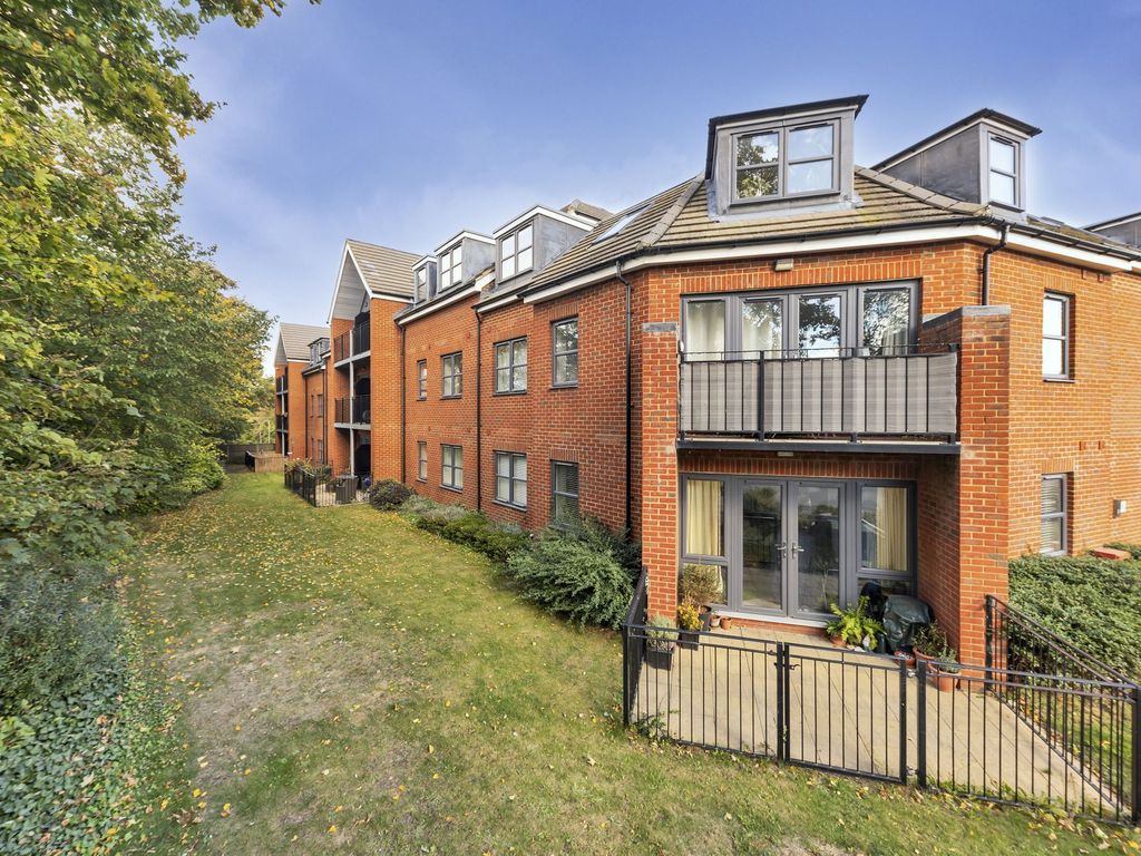 2 bed flat to rent in Goodes Court, Royston SG8 Zoopla