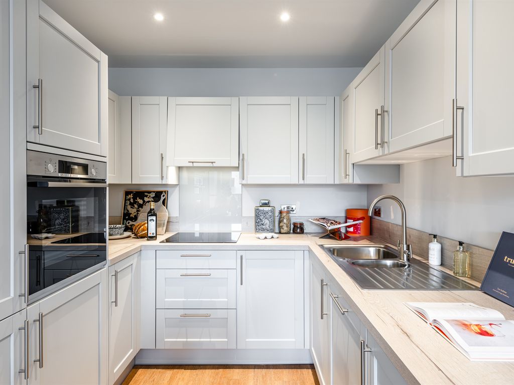 New home, 1 bed flat for sale in Park Rise, Sunrise Avenue, Hornchurch