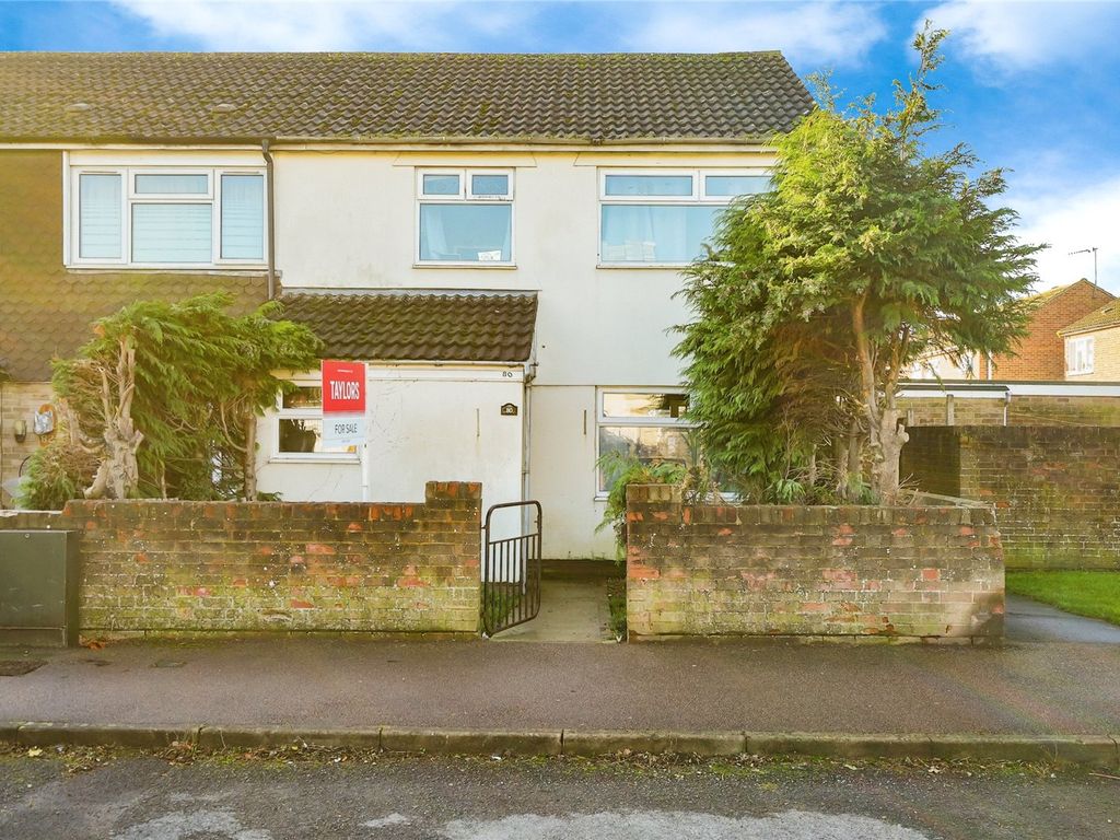3 bed end terrace house for sale in Churchill Road, Bicester
