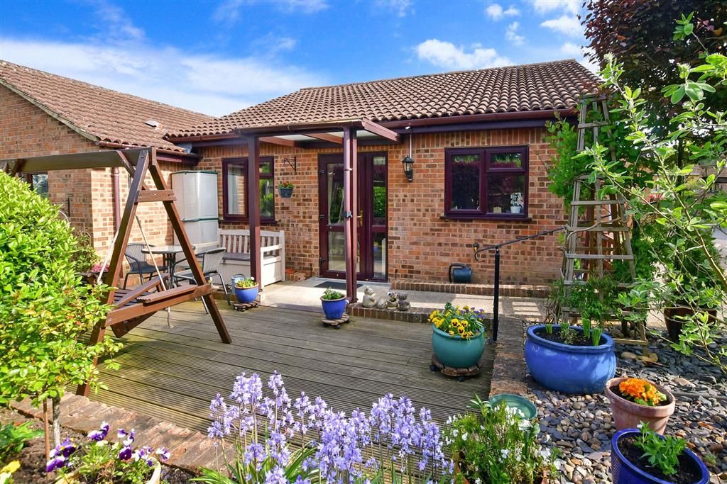 2 bed terraced bungalow for sale in Russet Court, Coxheath, Maidstone