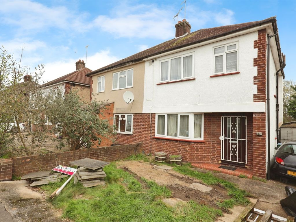 3 bed semidetached house for sale in Tudor Walk, Watford WD24, £
