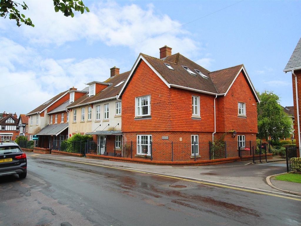 2 bed flat to rent in Grigg Lane, Brockenhurst SO42, £1,200 pcm Zoopla