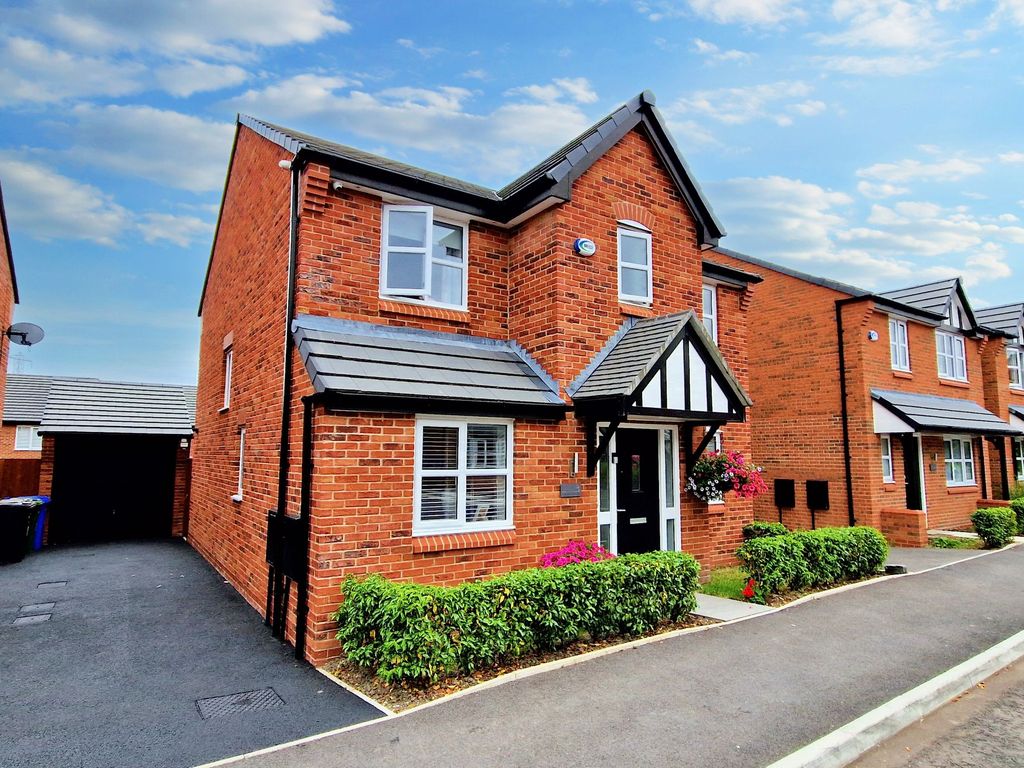 4 bed detached house for sale in Farm Crescent, Radcliffe M26 Zoopla