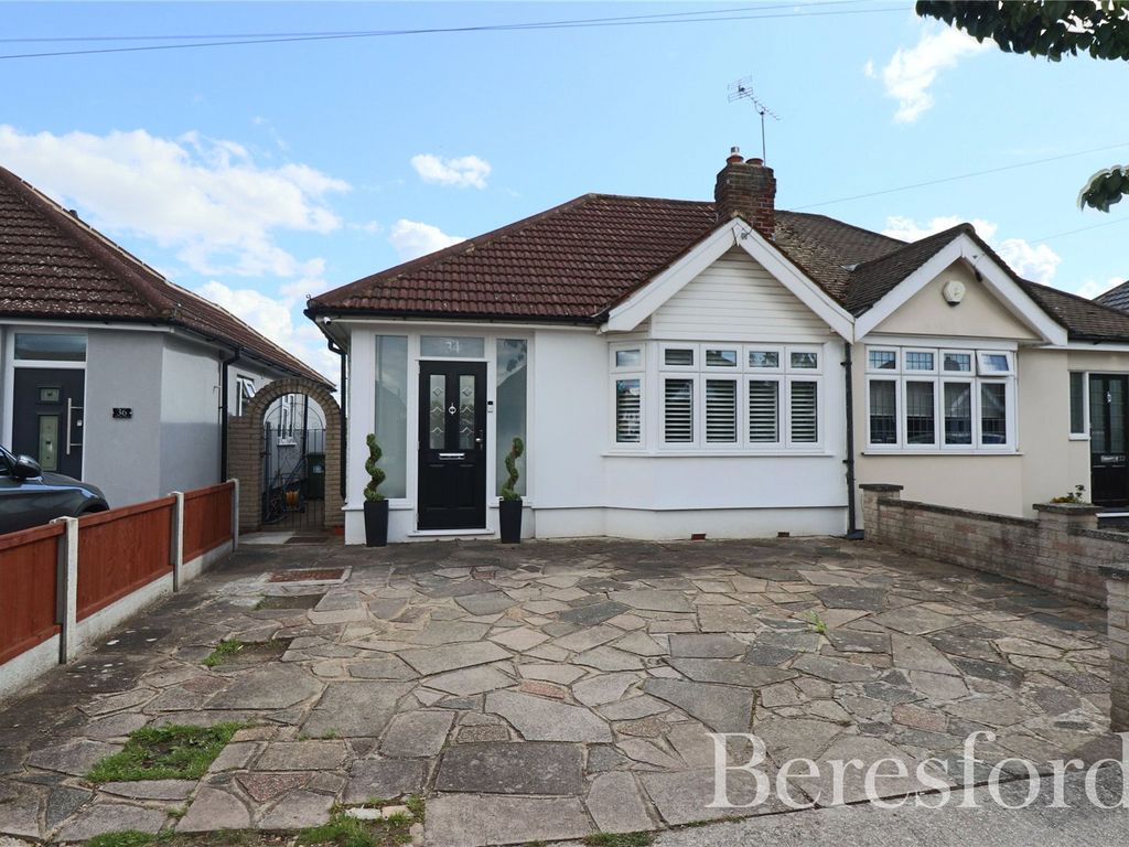 2 bed bungalow for sale in Central Drive, Hornchurch RM12 Zoopla