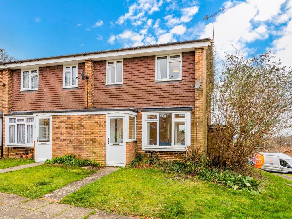 3 bed end terrace house for sale in Headley Grove, Tadworth KT20, £