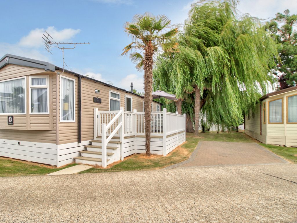 3 bed mobile/park home for sale in Meadowview, Foxhunter Park, Monkton