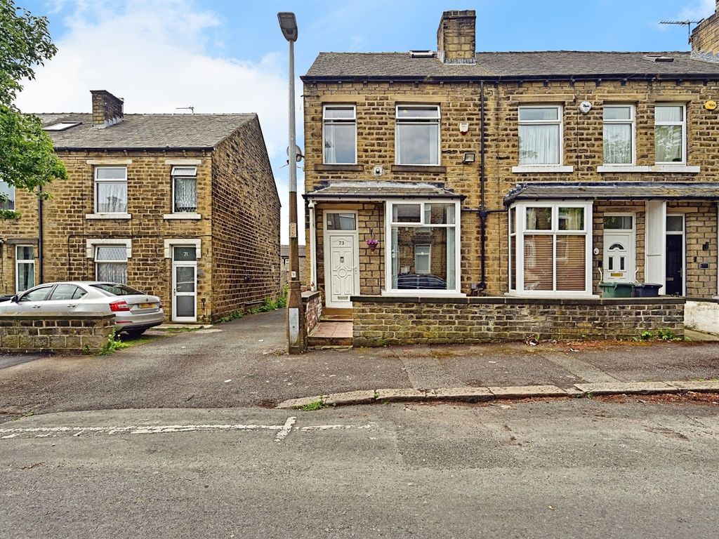 3 bed end terrace house for sale in Beech Street, Paddock, Huddersfield