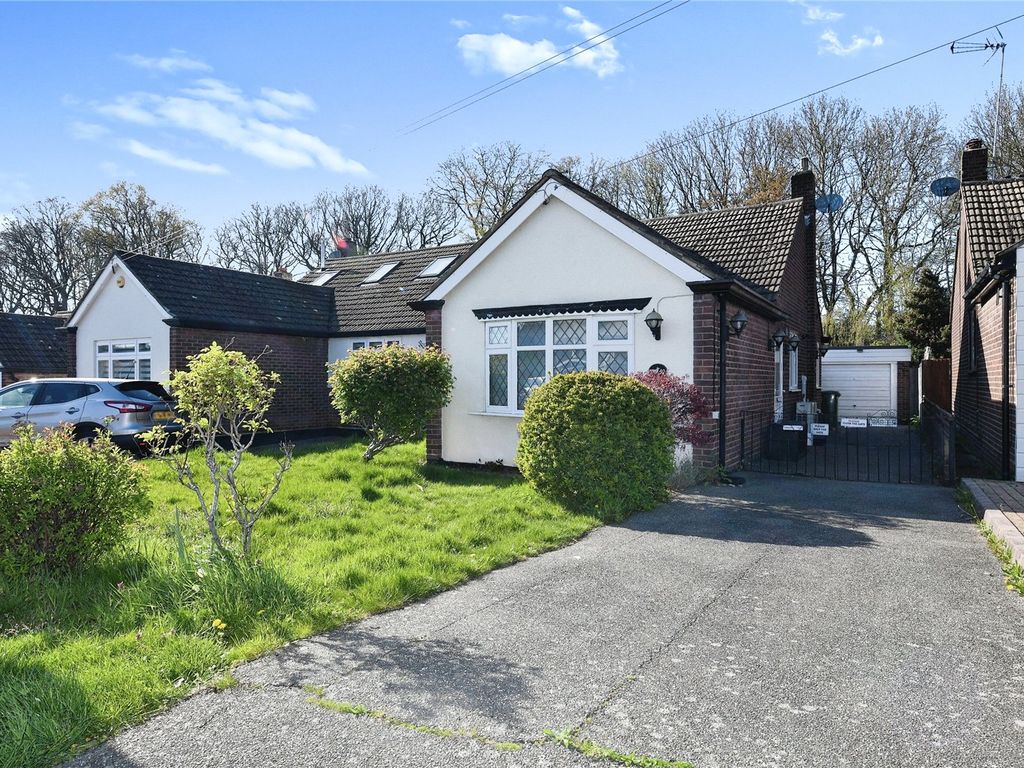 2 bed bungalow for sale in Walton Gardens, Hutton, Brentwood, Essex