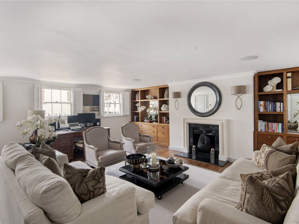 Pont Street Mews, Chelsea, London SW1X