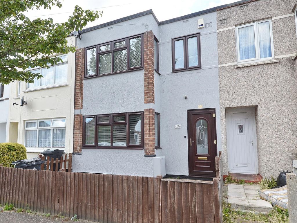 3 bed terraced house for sale in Dudley Road, ClactonOnSea CO15 Zoopla