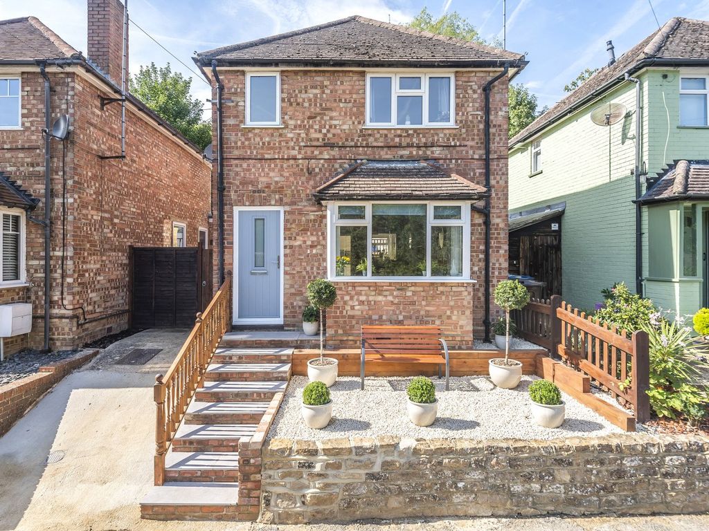 3 bed detached house for sale in Cliffe Road, Godalming GU7 Zoopla