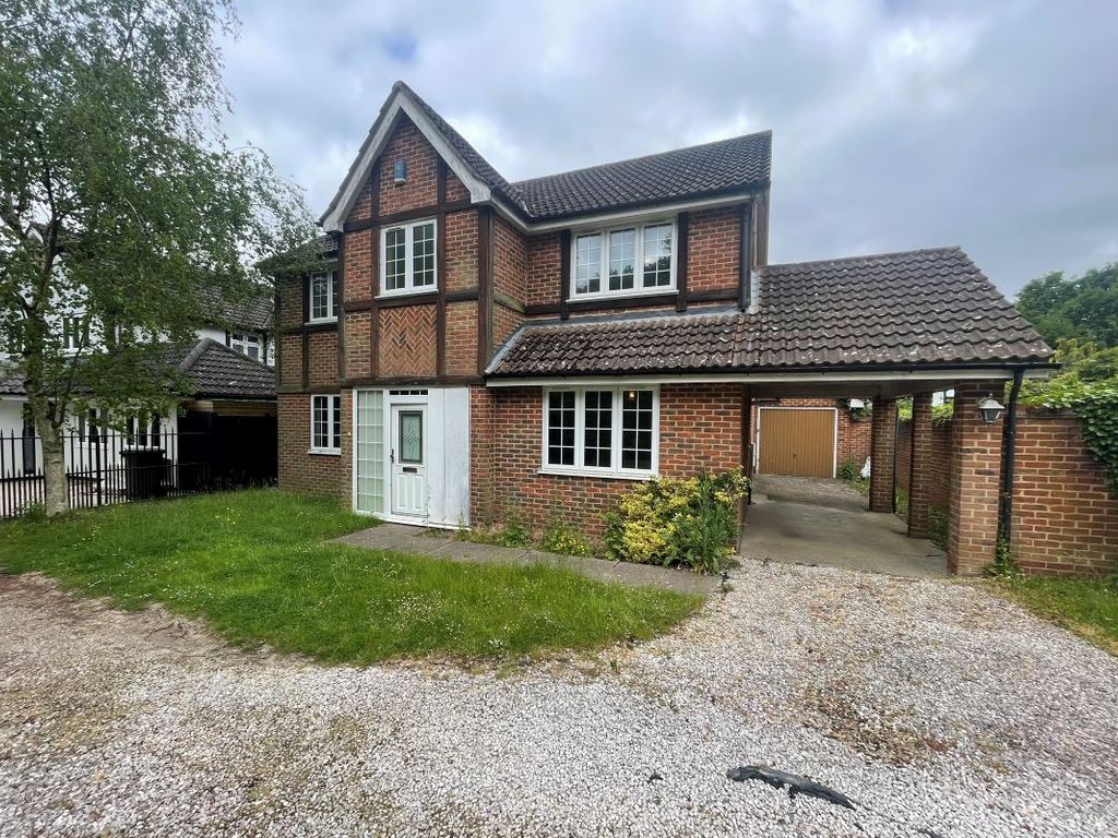 4 bed detached house for sale in 1 Kingfisher Close, Northwood