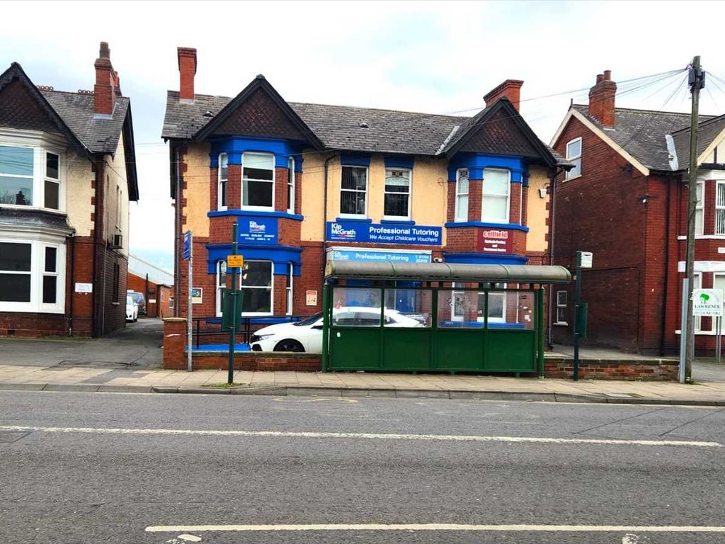 Property for sale in Oswald Road, Scunthorpe, Scunthorpe DN15, £230,000