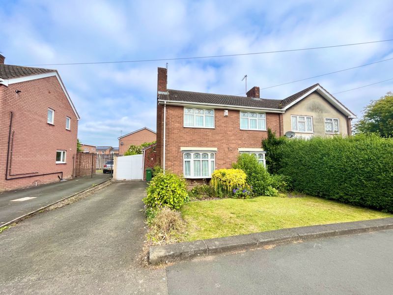 4 bed semidetached house for sale in Middlepark Road, Russells Hall