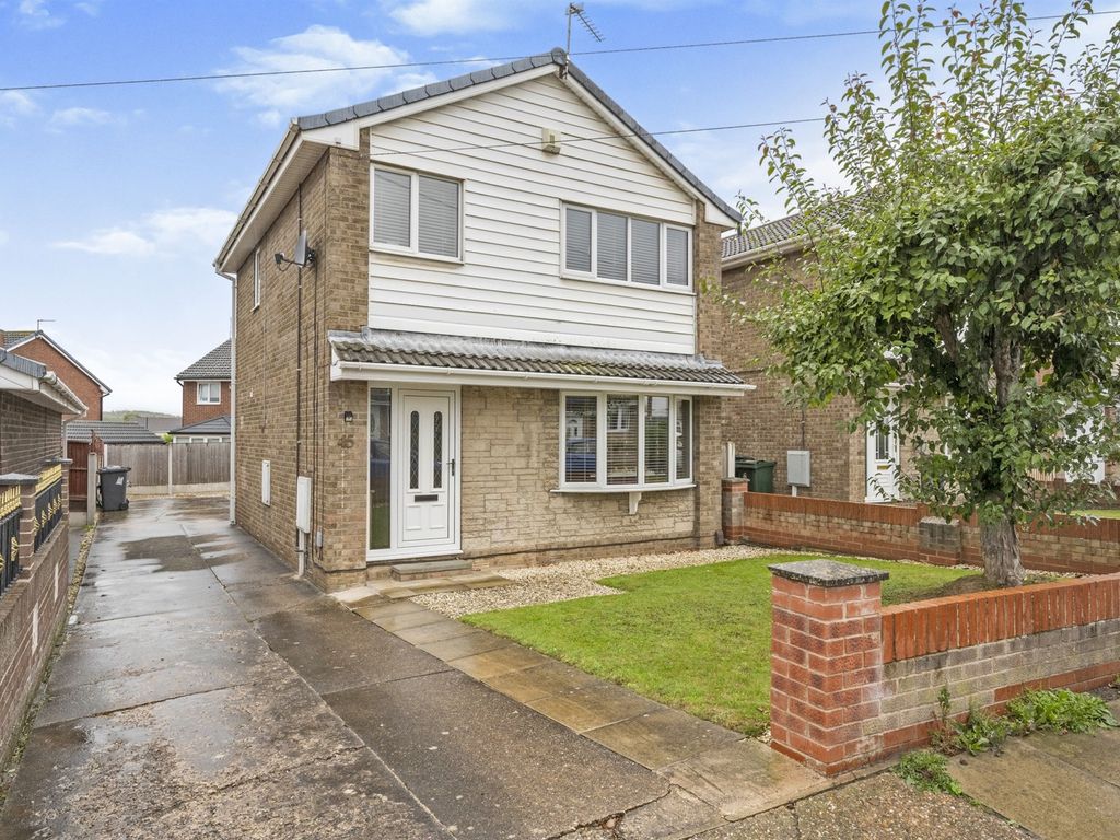 3 bed detached house for sale in Melford Drive, Balby, Doncaster DN4, £