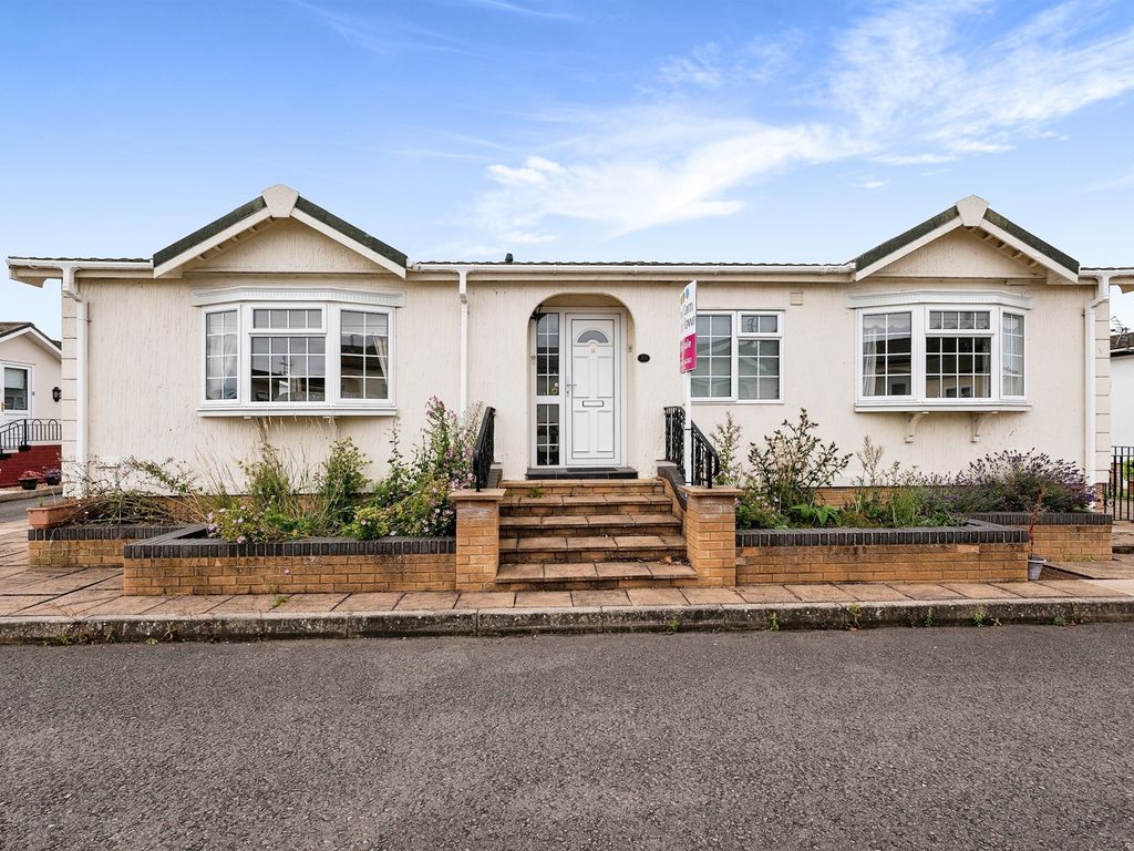 2 bed mobile/park home for sale in Allington Gardens, Allington