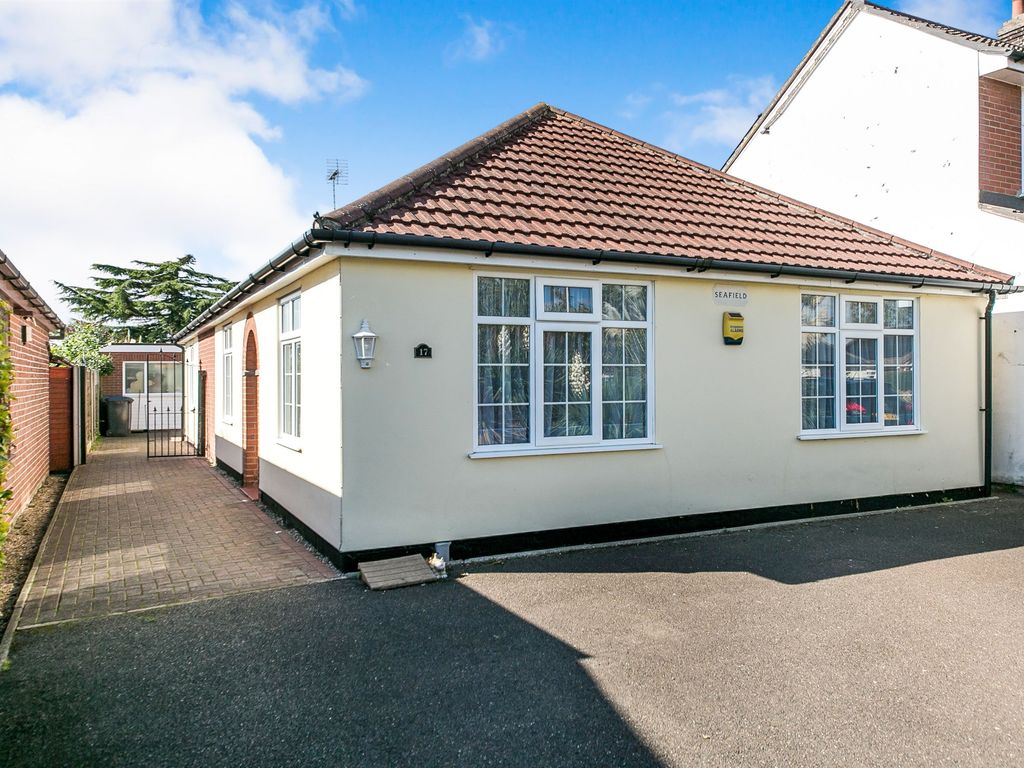 2 bed detached bungalow for sale in Humber Doucy Lane, Rushmere St