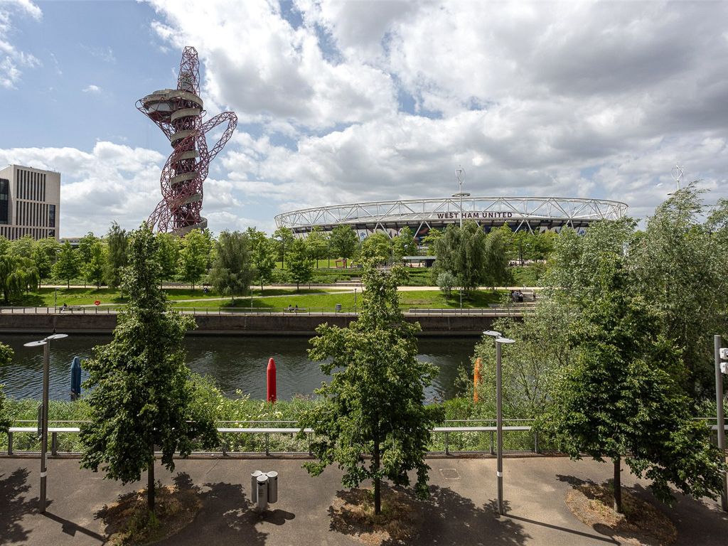 Block Evergreen Point, Twelve Trees Park, West Ham E15