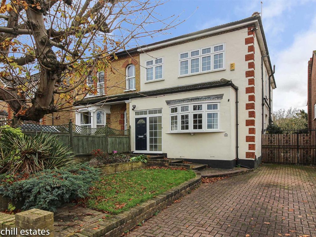 5 bed semidetached house to rent in Stag Lane, Buckhurst Hill IG9 Zoopla