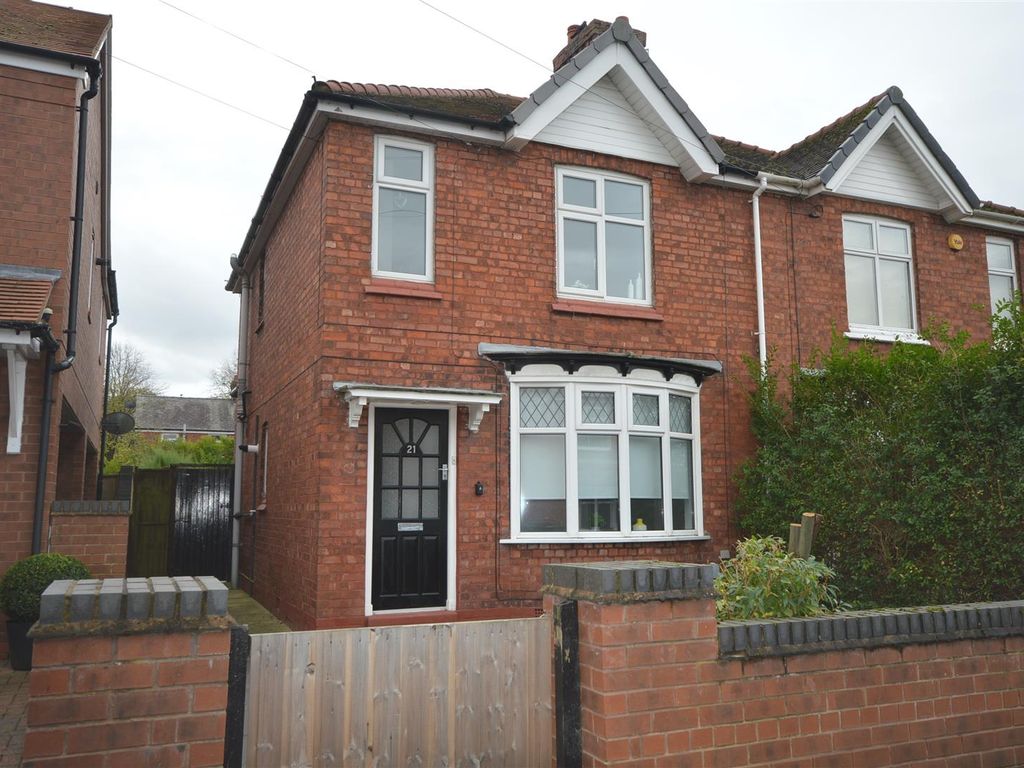 2 bed semidetached house to rent in Alexandra Road, Middlewich CW10, £775 pcm Zoopla