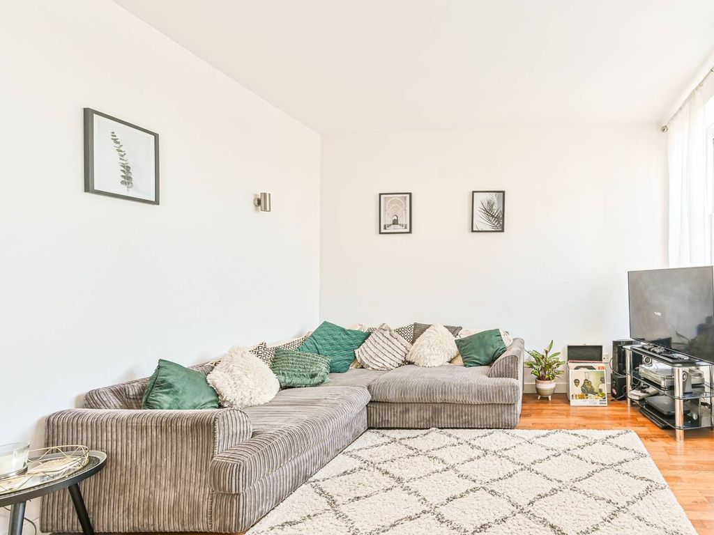 Ashbury Road, Battersea, London SW11  