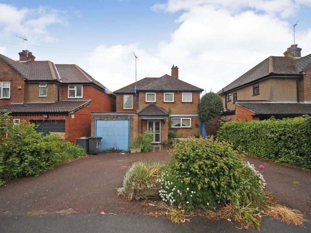 3 bed detached house for sale in Bushmead Road, Luton LU2 Zoopla