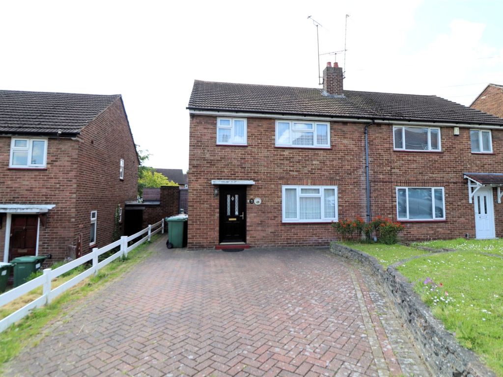 3 bed semidetached house for sale in Normandy Way, Erith, Kent DA8