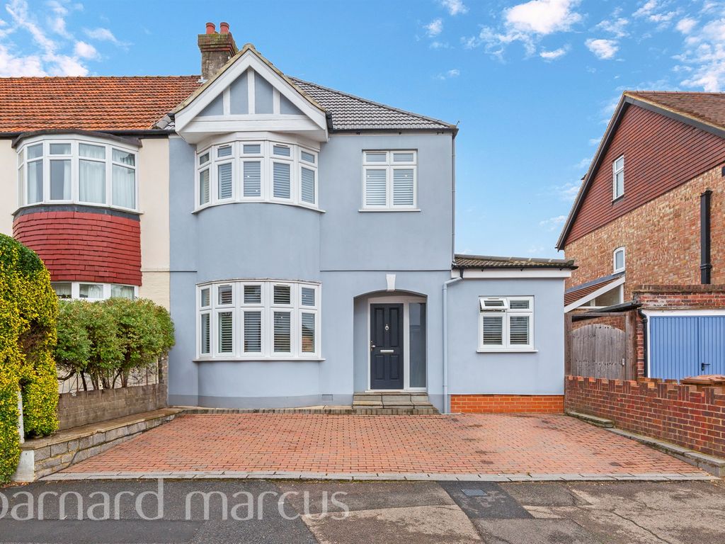 4 bed end terrace house for sale in Consfield Avenue, New Malden KT3, £