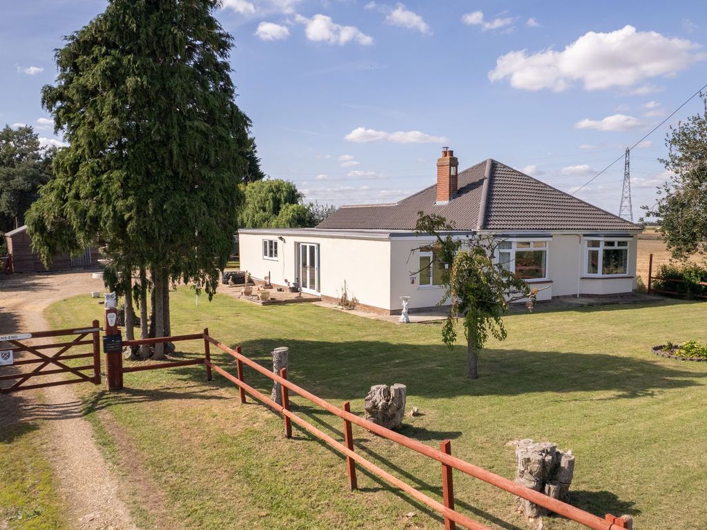 3 bed detached bungalow for sale in Broadgate, Sutton St. Edmund PE12