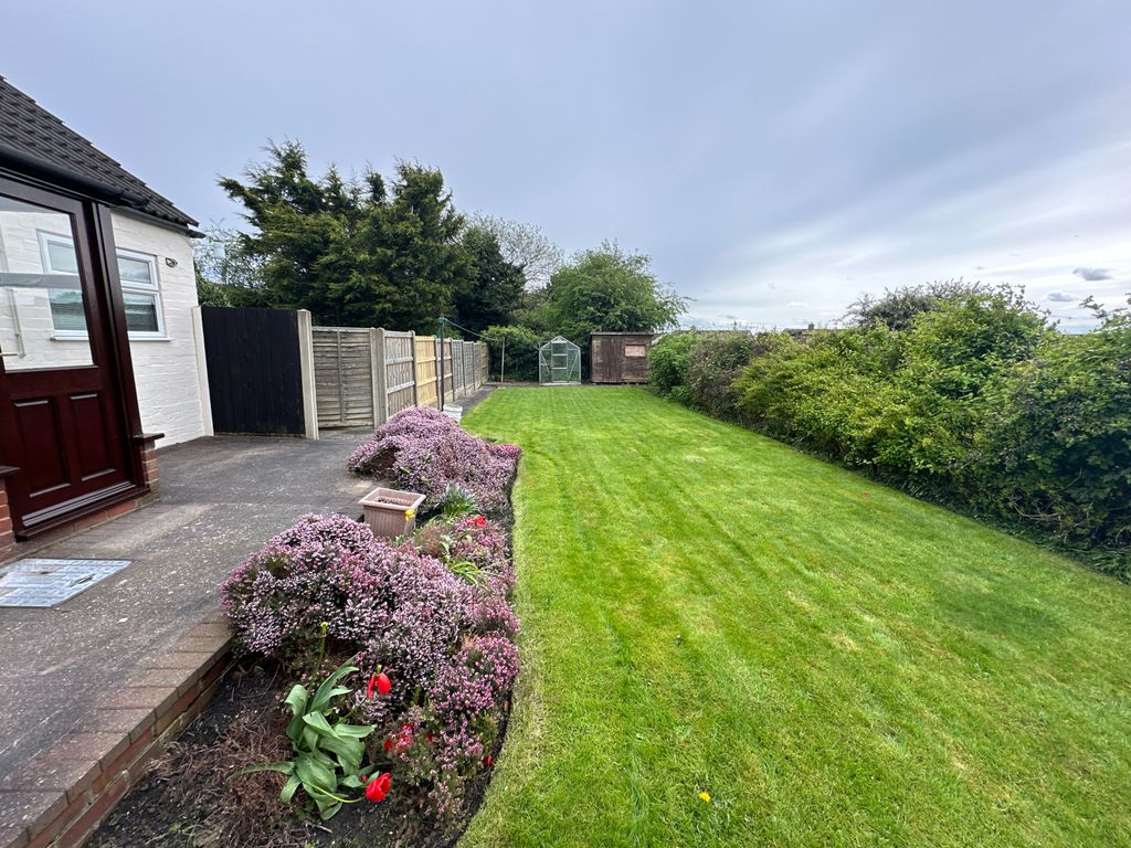 3 bed semidetached house for sale in New Road, Newhall, Swadlincote