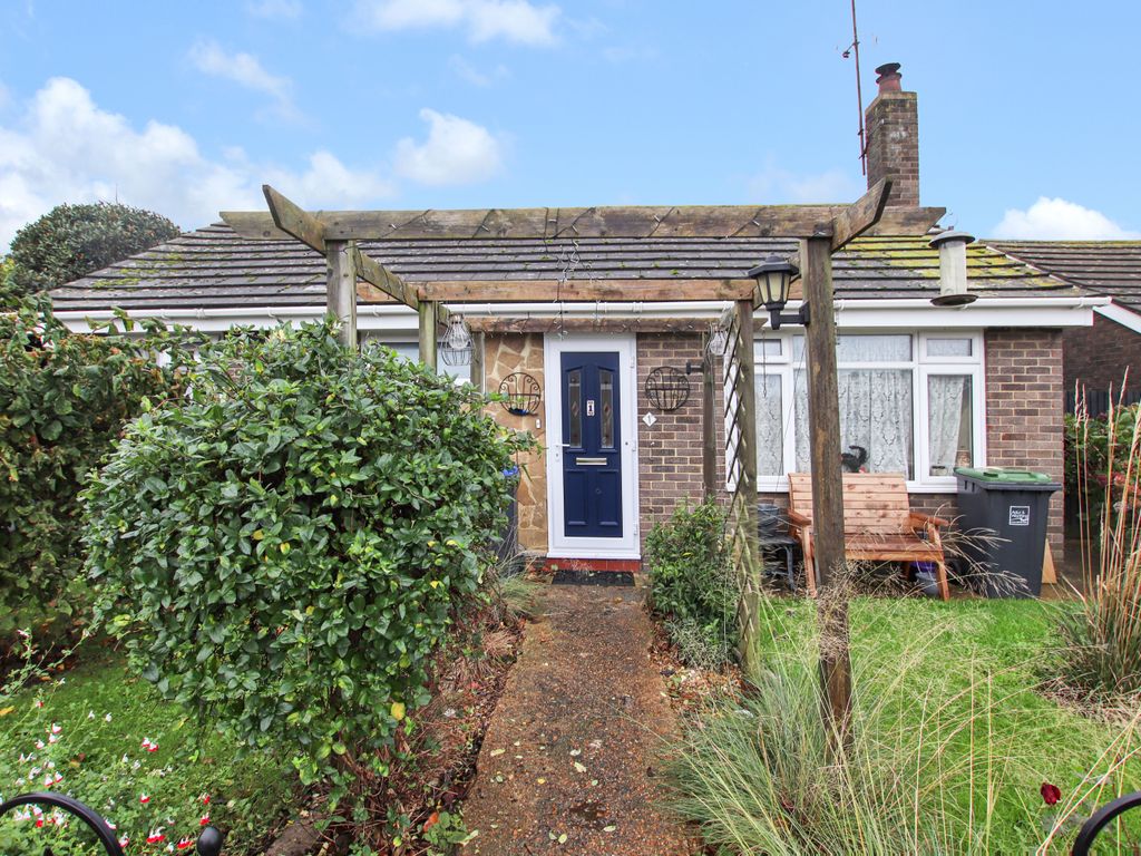 2 bed detached bungalow for sale in Chilgrove Close, GoringBySea BN12