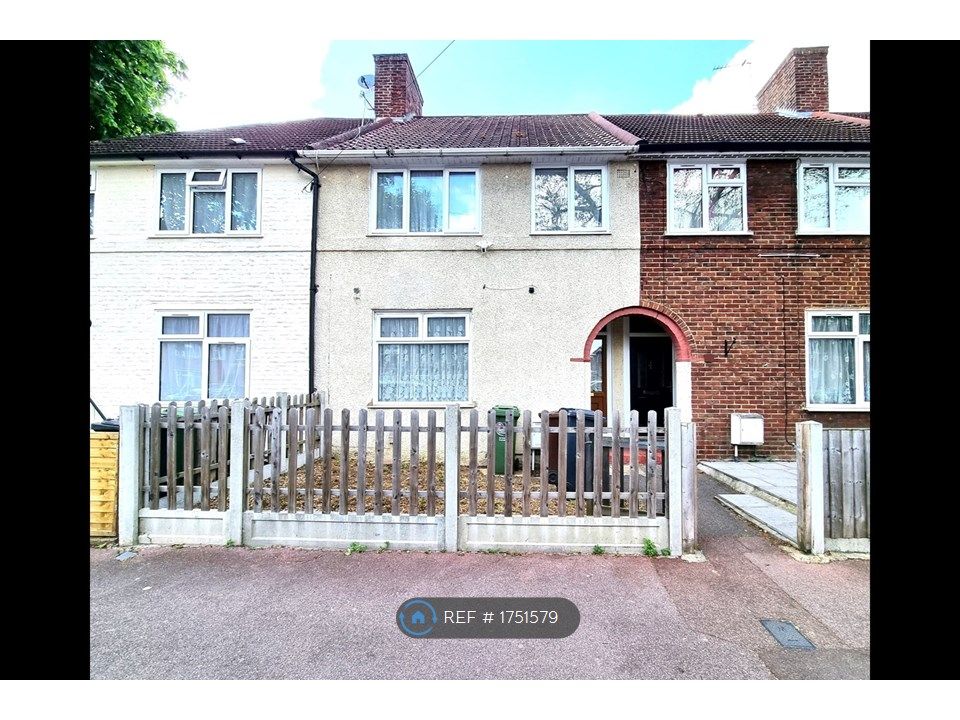 3 bed terraced house to rent in Dagenham Avenue, Dagenham RM9 Zoopla