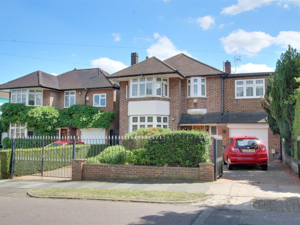 Uplands Way, London N21  