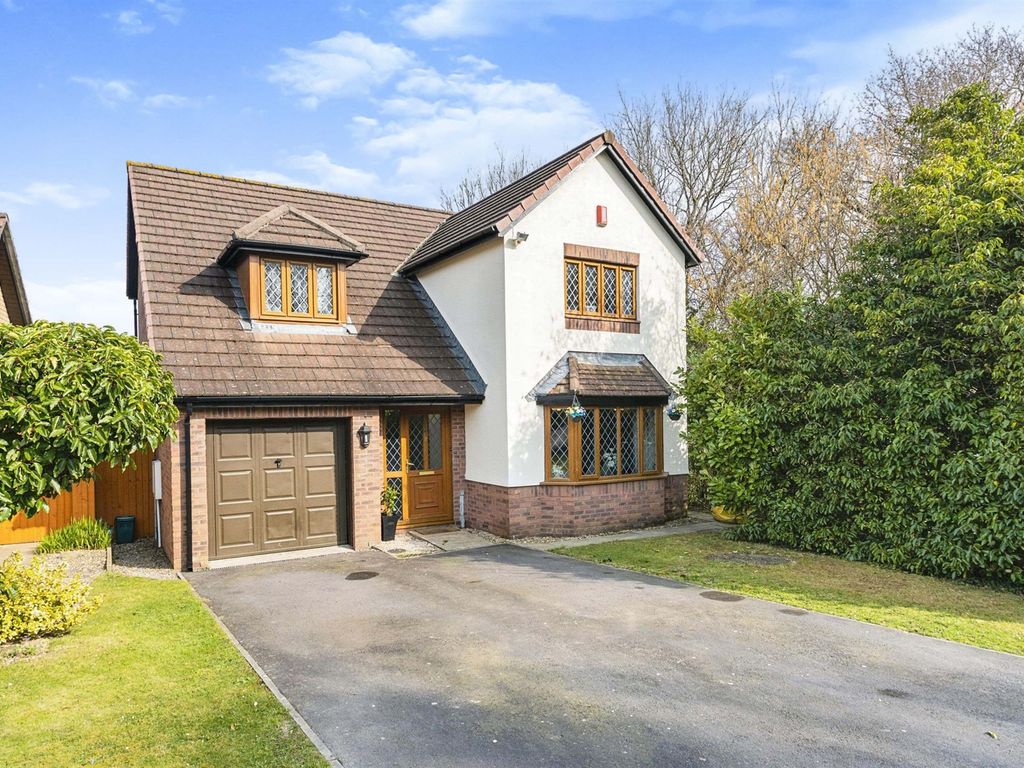 4 bed detached house for sale in Grove Farm Road, Grovesend, Swansea