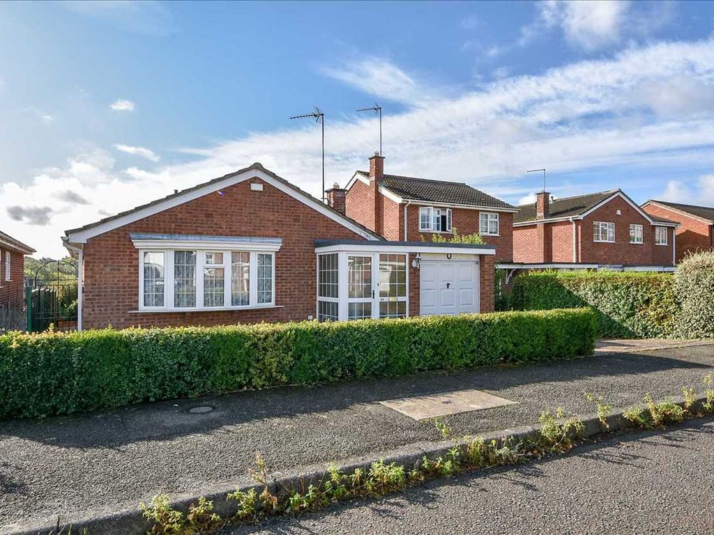 3 bed bungalow for sale in The Glade, Wellingborough, Northants NN9
