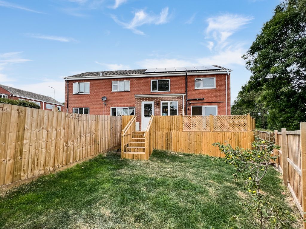 3 bed semidetached house for sale in Stuart Green, Warminster BA12