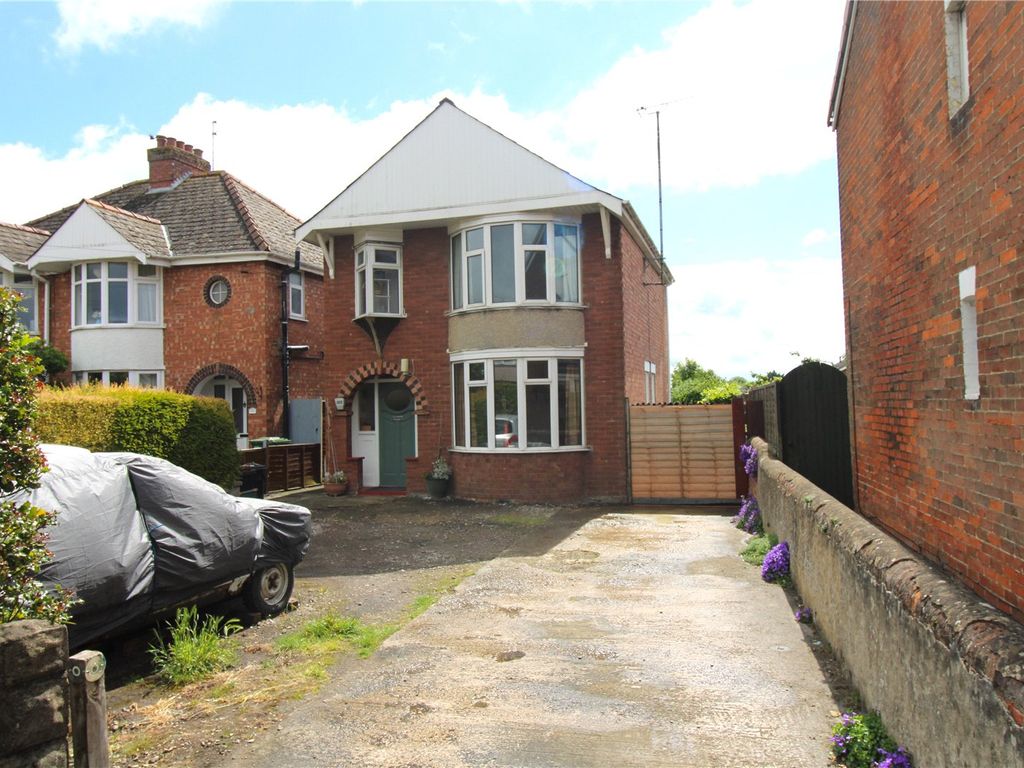 3 bed detached house for sale in Beechcroft Road, Upper Stratton