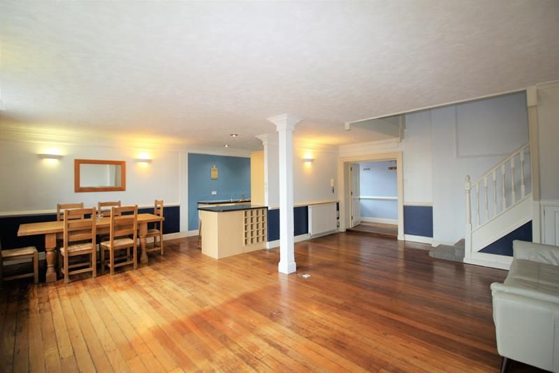 3 bed to rent in The Crescent, Bedford MK40 Zoopla